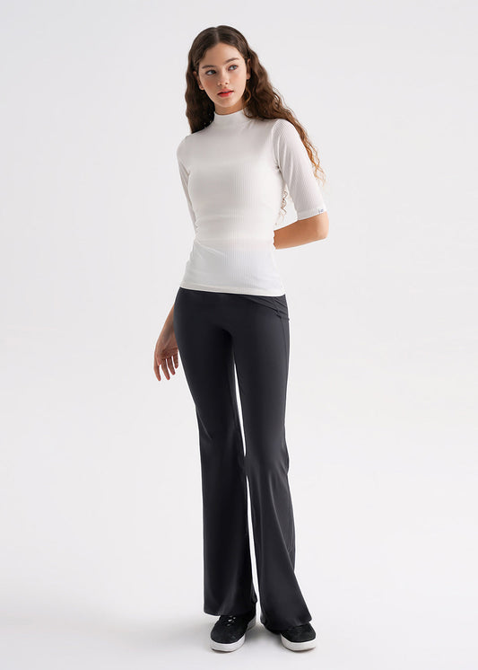 Ribbed Mock Neck Short Sleeve Top – A Clean Essential for Everyday Wear